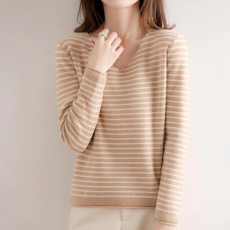 Damen Zarter Streifen-V‑Ausschnittpullover aus feinem Rippstrick mit weichem Fall Nord Taschen
