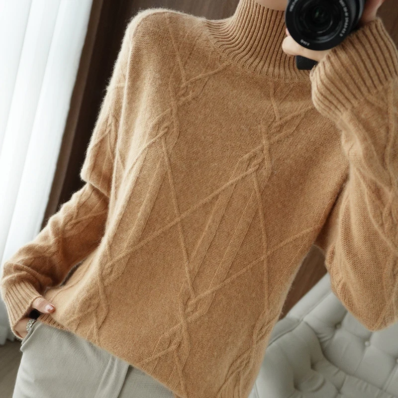 Damen Weicher Mohair‑Look Pullover mit hohem Rippkragen, Zopfmotiv und kastiger Oversize‑Passform Nord Taschen