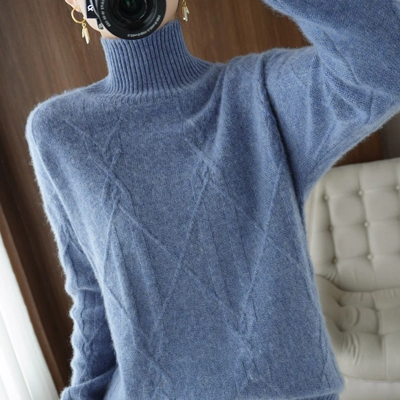 Damen Weicher Mohair‑Look Pullover mit hohem Rippkragen, Zopfmotiv und kastiger Oversize‑Passform Nord Taschen