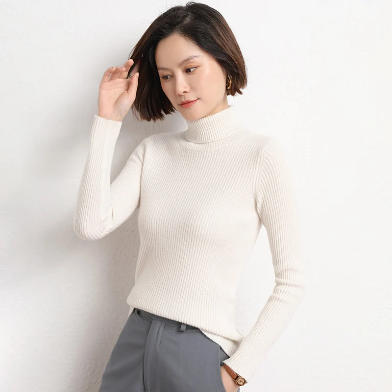 Damen Taillierter Feinstrick-Rollkragenpullover mit feiner Rippenstruktur und Kaschmir-Optik Nord Taschen