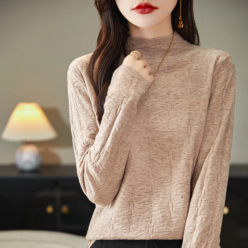 Damen Strukturiertes Feinstrick-Longsleeve mit Stehkragen und kastiger Silhouette Nord Taschen
