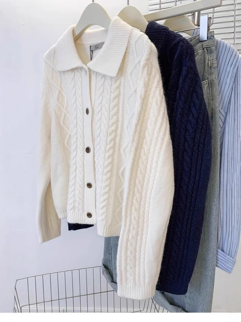 Damen Strickjacke mit Zopfmuster, Umlegekragen und Knopfleiste Nord Taschen