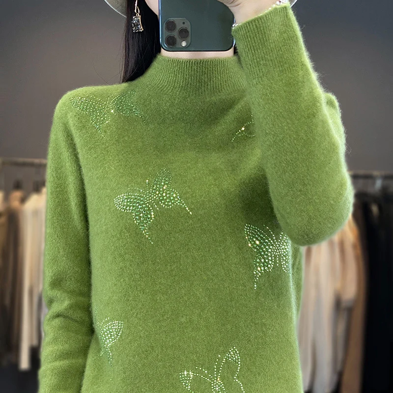 Damen Stehkragen-Feinstrickpullover mit Strass-Schmetterlingsapplikation Nord Taschen