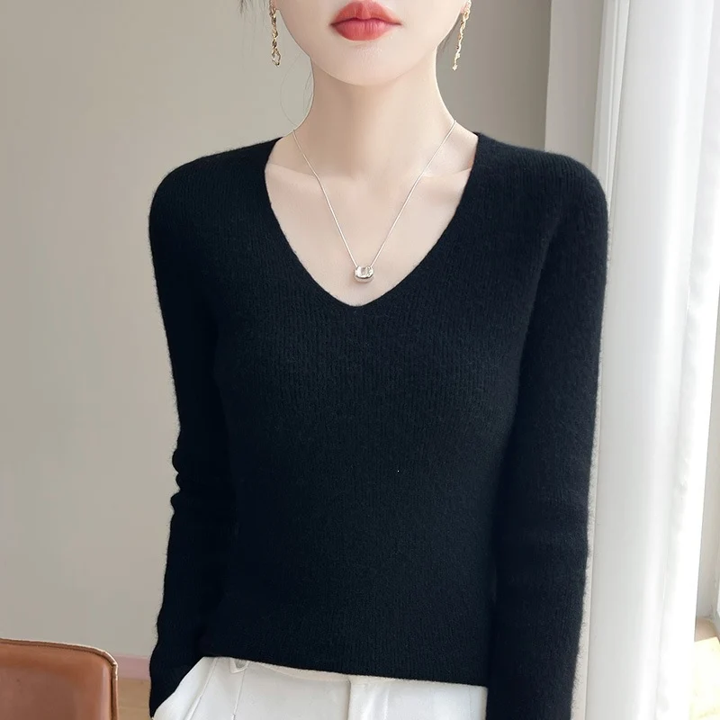 Damen Schmal geschnittener V‑Ausschnitt-Feinstrickpullover mit feiner Rippenstruktur und weicher Haptik Nord Taschen