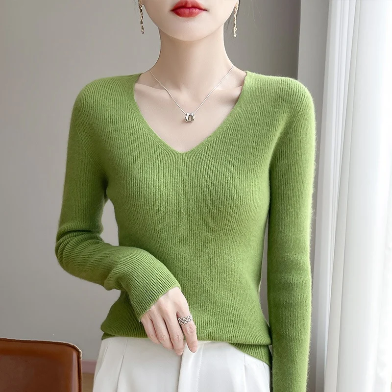 Damen Schmal geschnittener V‑Ausschnitt-Feinstrickpullover mit feiner Rippenstruktur und weicher Haptik Nord Taschen
