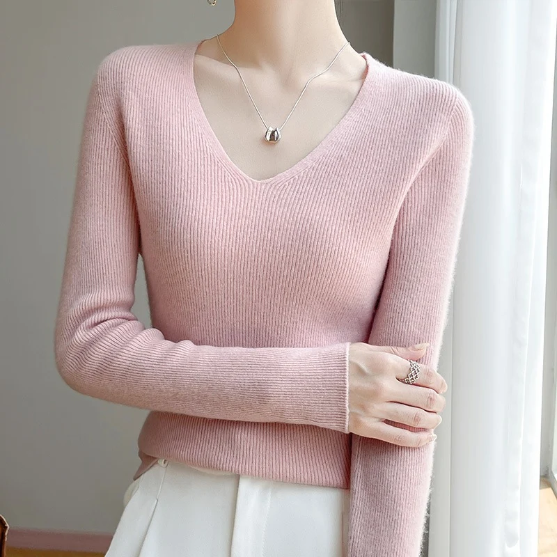 Damen Schmal geschnittener V‑Ausschnitt-Feinstrickpullover mit feiner Rippenstruktur und weicher Haptik Nord Taschen