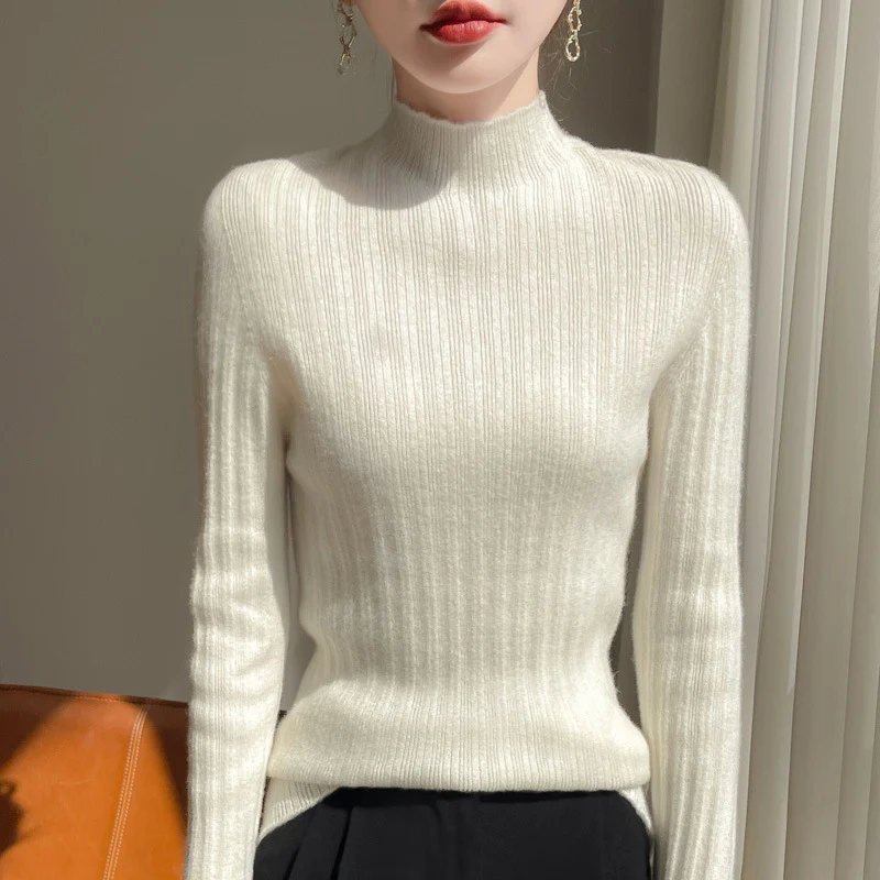 Damen Schmal geschnittener Feinstrick-Pullover mit kurzem Stehkragen und feiner Rippenstruktur Nord Taschen