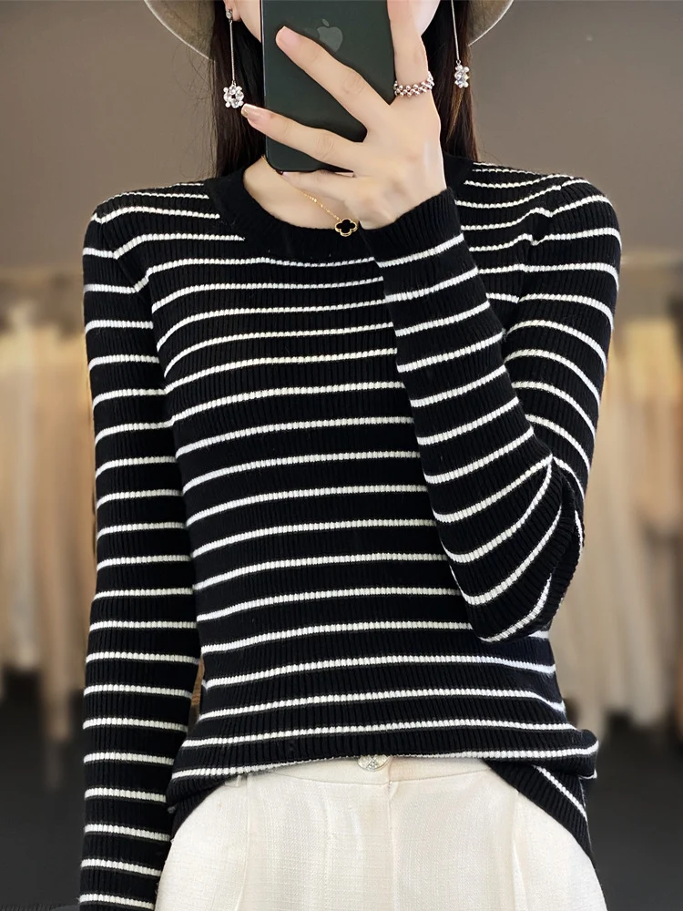 Damen Schmal geschnittener Feinstrick-Pullover mit dezenter Streifenstruktur und Rundhals Nord Taschen