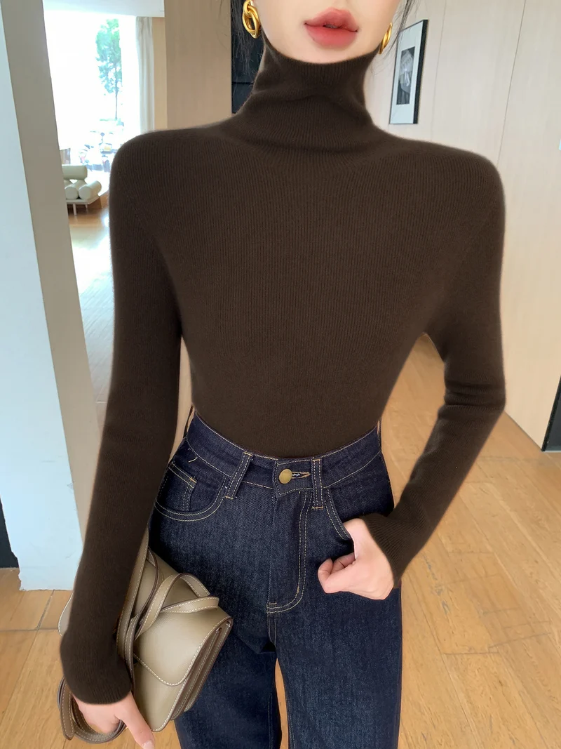 Damen Schlanker Feinstrickpullover mit hohem Rollkragen und feiner Rippstruktur Nord Taschen