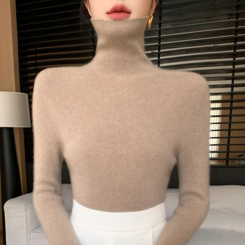 Damen Schlanker Feinstrickpullover mit hohem Rollkragen und feiner Rippstruktur Nord Taschen