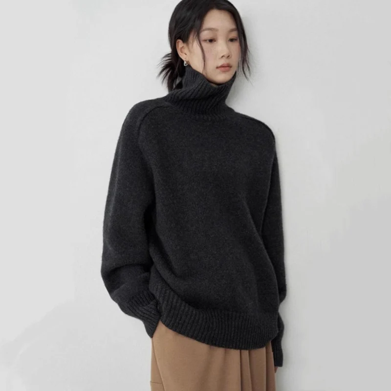 Damen Rollkragenpullover aus feinem Wollmix mit geradem Schnitt und breitem Rippkragen Nord Taschen