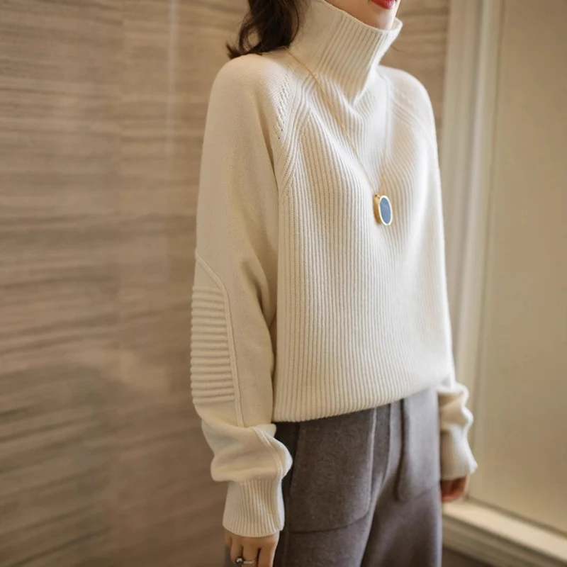Damen Rollkragenpullover aus feinem Rippstrick mit Raglanärmeln und legerer Silhouette Nord Taschen