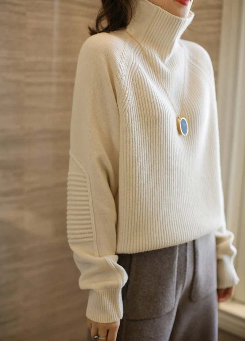 Damen Rollkragenpullover aus feinem Rippstrick mit Raglanärmeln und legerer Silhouette Nord Taschen