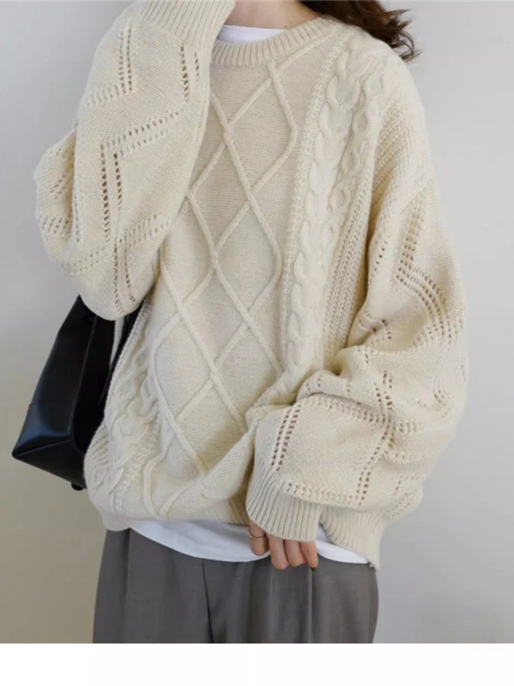 Damen Oversize Zopfmuster-Strickpullover mit Ajour‑Details und geripptem Saum Nord Taschen