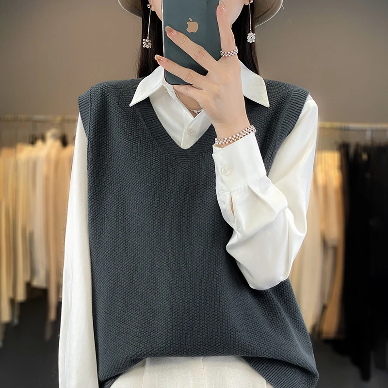 Damen Oversize Strickweste mit tiefem V‑Ausschnitt und feiner Struktur Nord Taschen