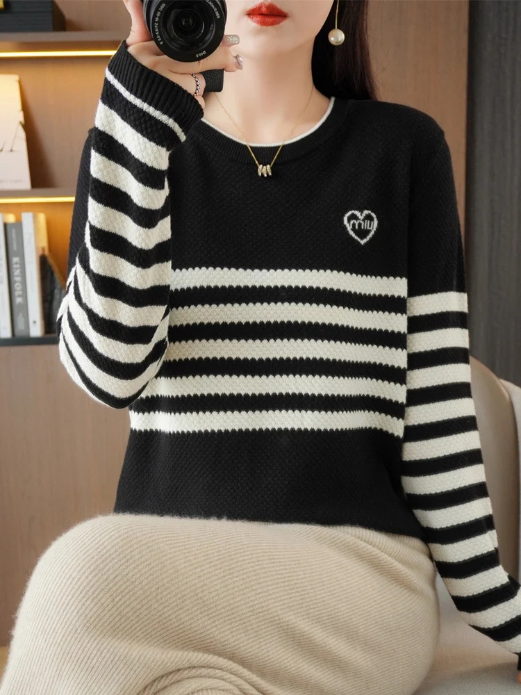 Damen Oversize-Strickpullover mit Wabenstruktur, kontrastierenden Streifen und dezentem Herzlogo Nord Taschen