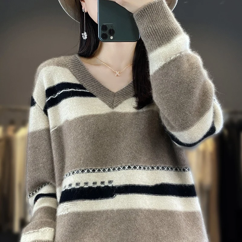 Damen Oversize-Strickpullover mit V‑Ausschnitt und grafischem Streifenmix Nord Taschen