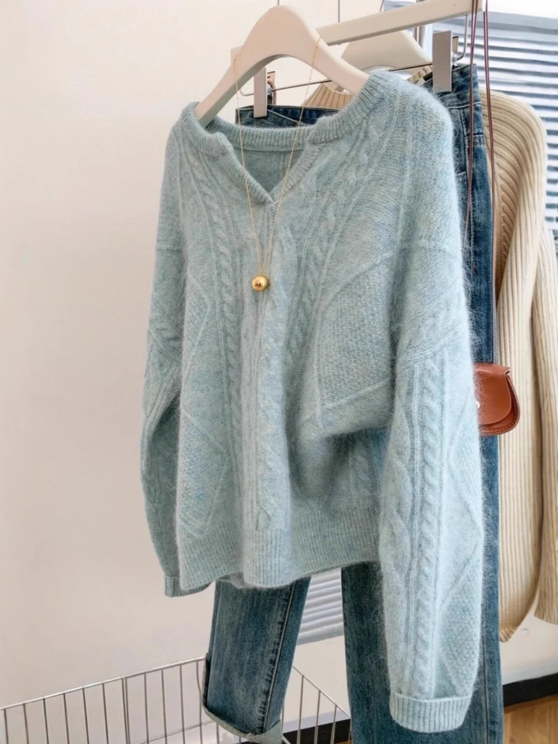 Damen Oversize Mohair-Optik Zopfmusterpullover mit V‑Ausschnitt und überschnittener Schulter Nord Taschen