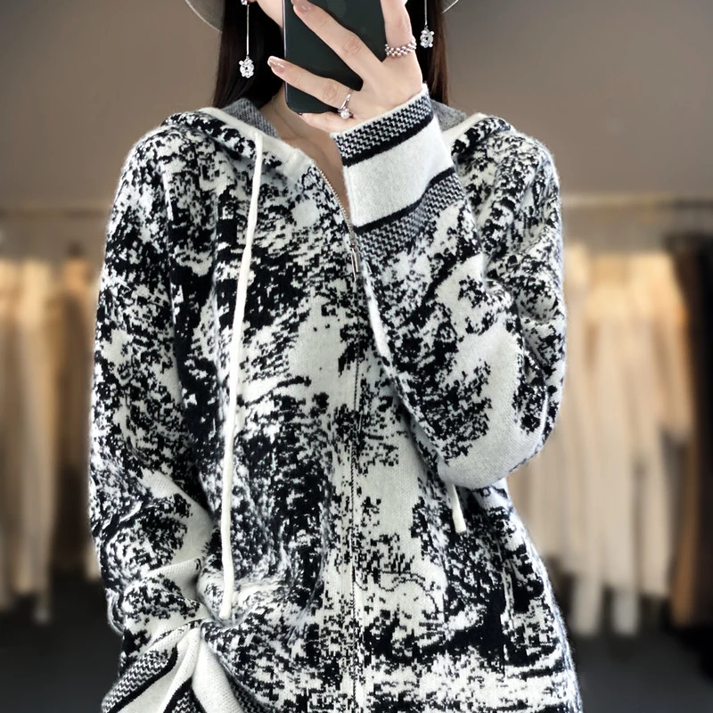 Damen Oversize Jacquard-Strickjacke mit Kapuze und Reißverschluss Nord Taschen