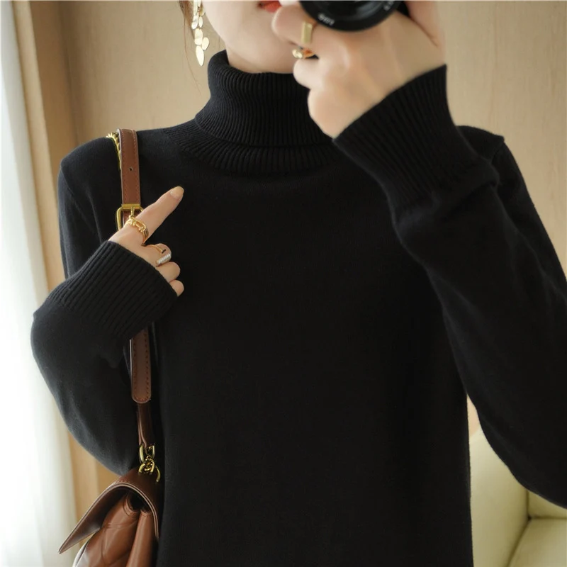 Damen Minimalistischer Feinstrick-Rolli mit hohem Rippkragen und schmaler Passform Nord Taschen