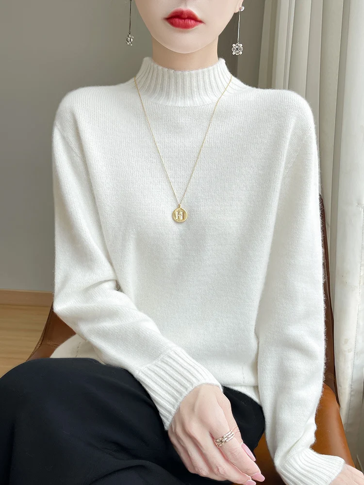 Damen Luxusweicher Midweight-Mockneckpullover aus Angora‑Optik mit feiner Rippe und entspannter Silhouette Nord Taschen