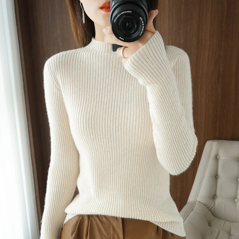 Damen Luxus-Feinstrickpullover mit schmaler Rippenstruktur und kurzem Stehkragen Nord Taschen
