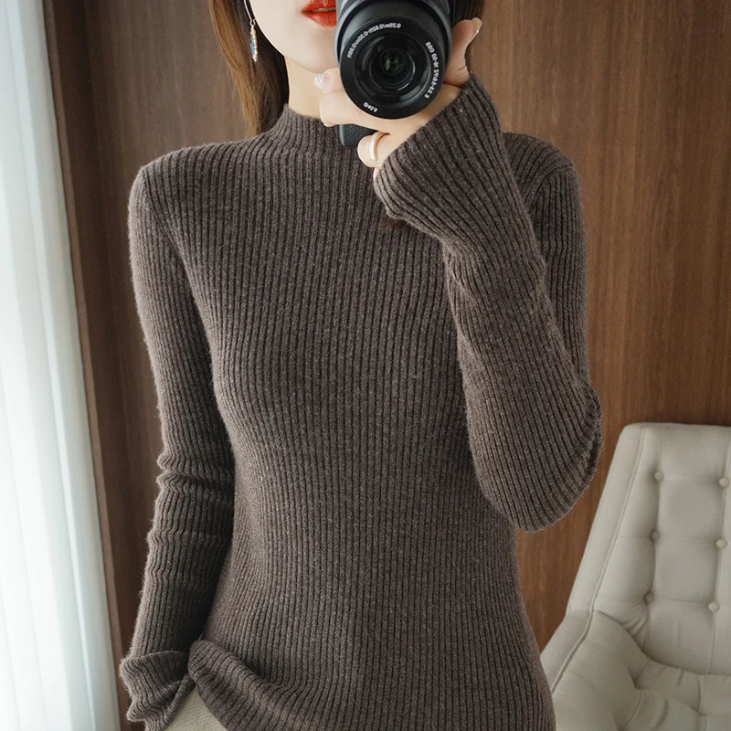 Damen Luxus-Feinstrickpullover mit schmaler Rippenstruktur und kurzem Stehkragen Nord Taschen