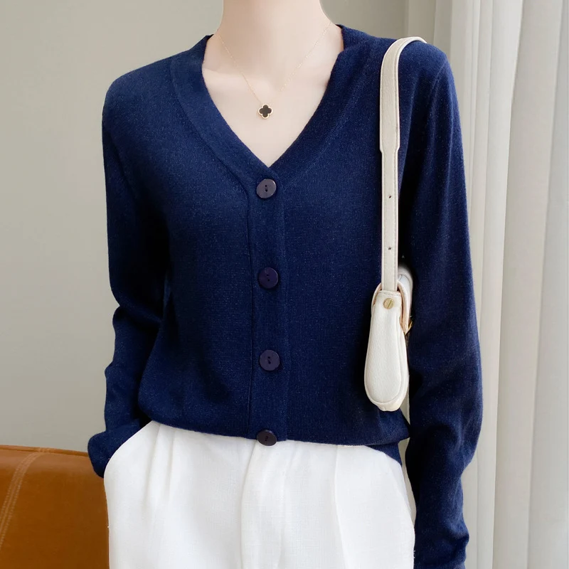 Damen Leichter V‑Ausschnitt-Cardigan mit seitlichem Saumschlitz und geripptem Bund Nord Taschen