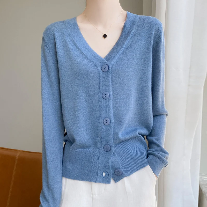Damen Leichter V‑Ausschnitt-Cardigan mit seitlichem Saumschlitz und geripptem Bund Nord Taschen