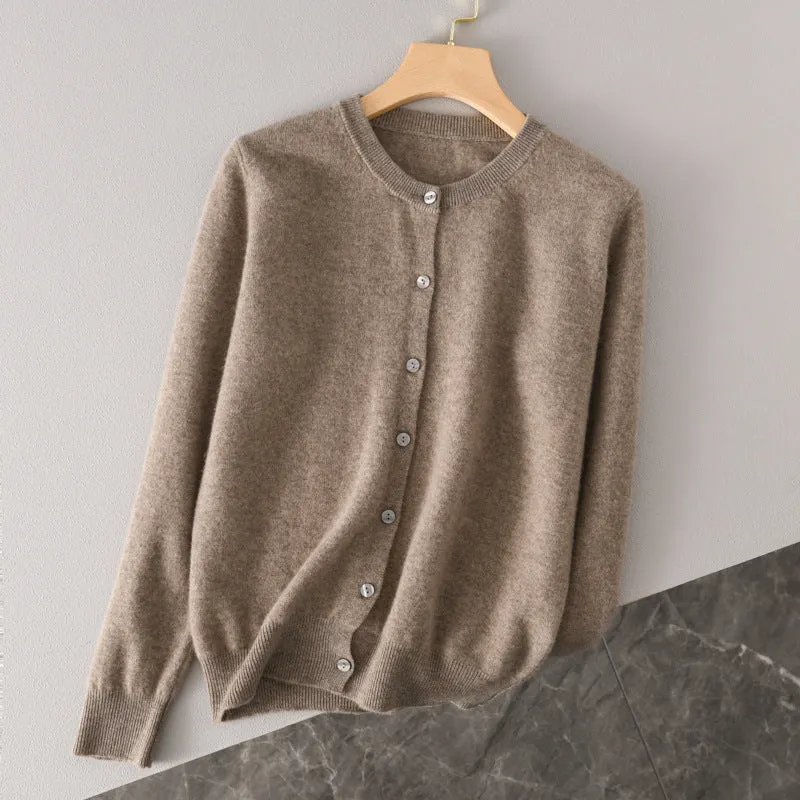 Damen Leichter Rundhals-Knopfcardigan in Kaschmiroptik mit feiner Rippkante und lässiger Silhouette Nord Taschen