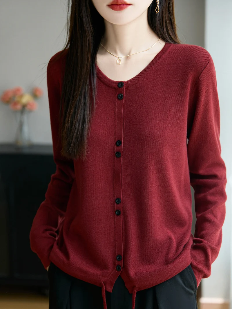 Damen Leichter Feinstrick-Knopfleisten-Cardigan mit Rundhalsausschnitt Nord Taschen
