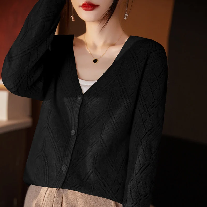 Damen Leichter Ajourcardigan mit geometrischer Lochstruktur und kastiger Kurzform Nord Taschen