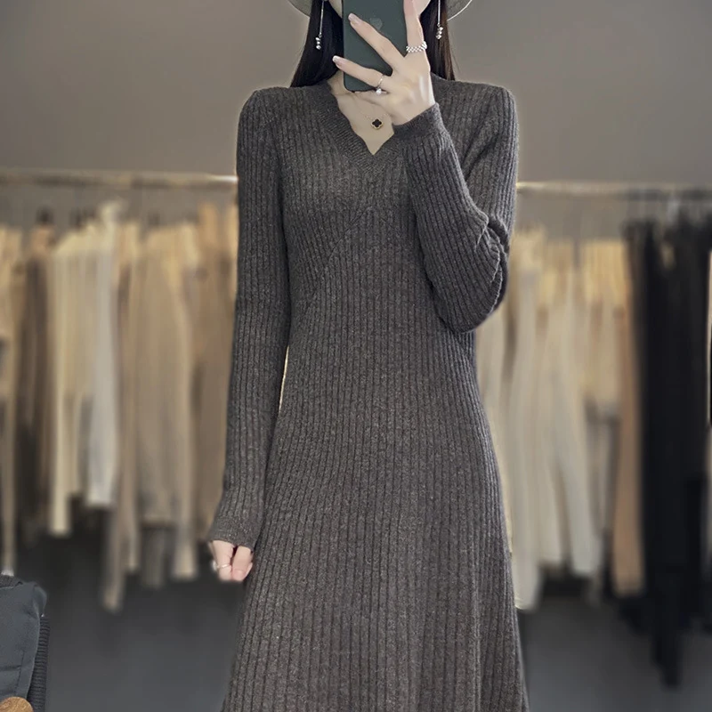 Damen Langes geripptes Strickmidikleid mit taillierter Silhouette und A‑Linien-Rock Nord Taschen