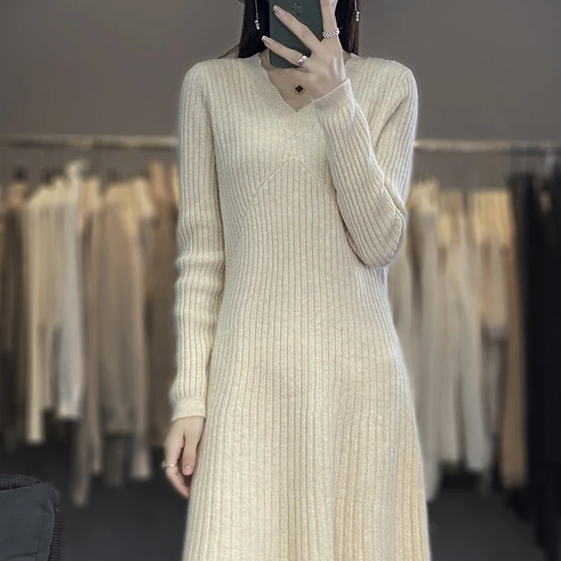 Damen Langes geripptes Strickmidikleid mit taillierter Silhouette und A‑Linien-Rock Nord Taschen