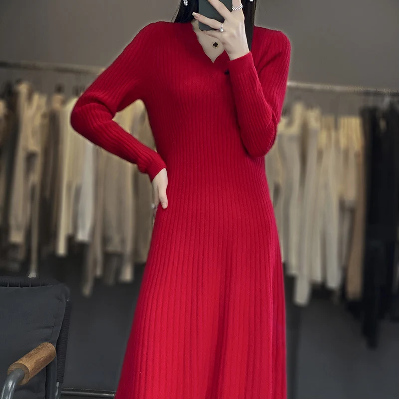 Damen Langes geripptes Strickmidikleid mit taillierter Silhouette und A‑Linien-Rock Nord Taschen