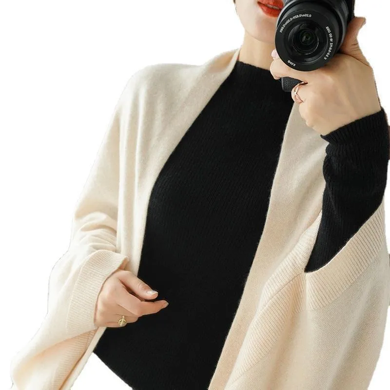Damen Langer offener Kaschmir‑Look Strick-Wrap mit überschnittener Ärmelpartie Nord Taschen
