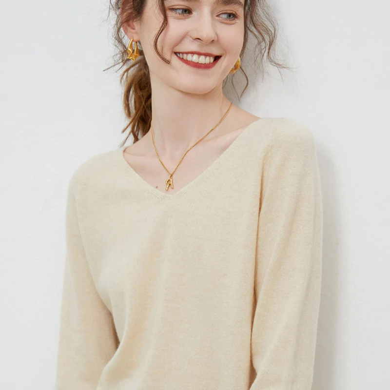 Damen Kuscheliger V‑Ausschnitt Feinstrickpullover aus Mohair‑Mix mit flauschiger Oberfläche Nord Taschen