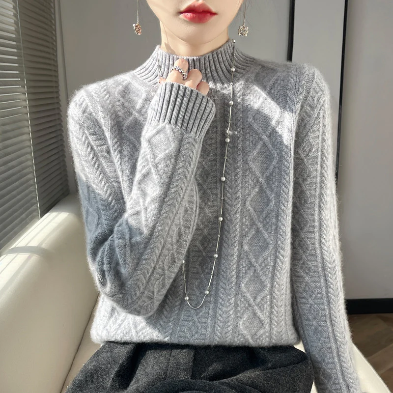 Damen Kuscheliger Mohair‑Optik Mockneckpullover mit Rautenzopfstruktur und kastiger Silhouette Nord Taschen