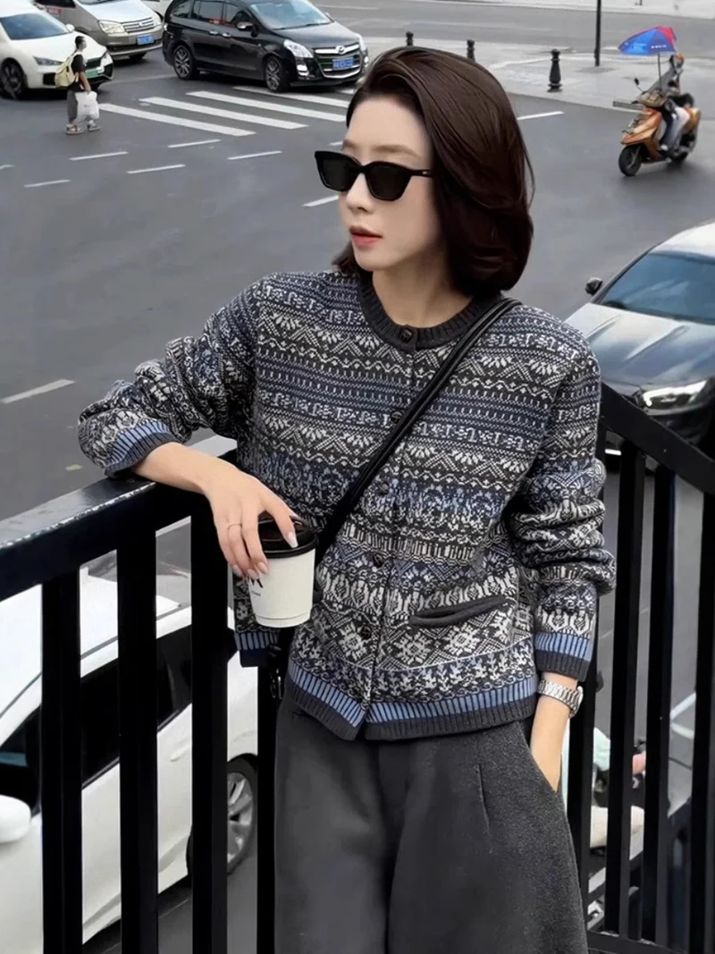 Damen Kurzjacke-Cardigan mit Jacquard‑Muster, Rippbündchen und Rundhals Nord Taschen