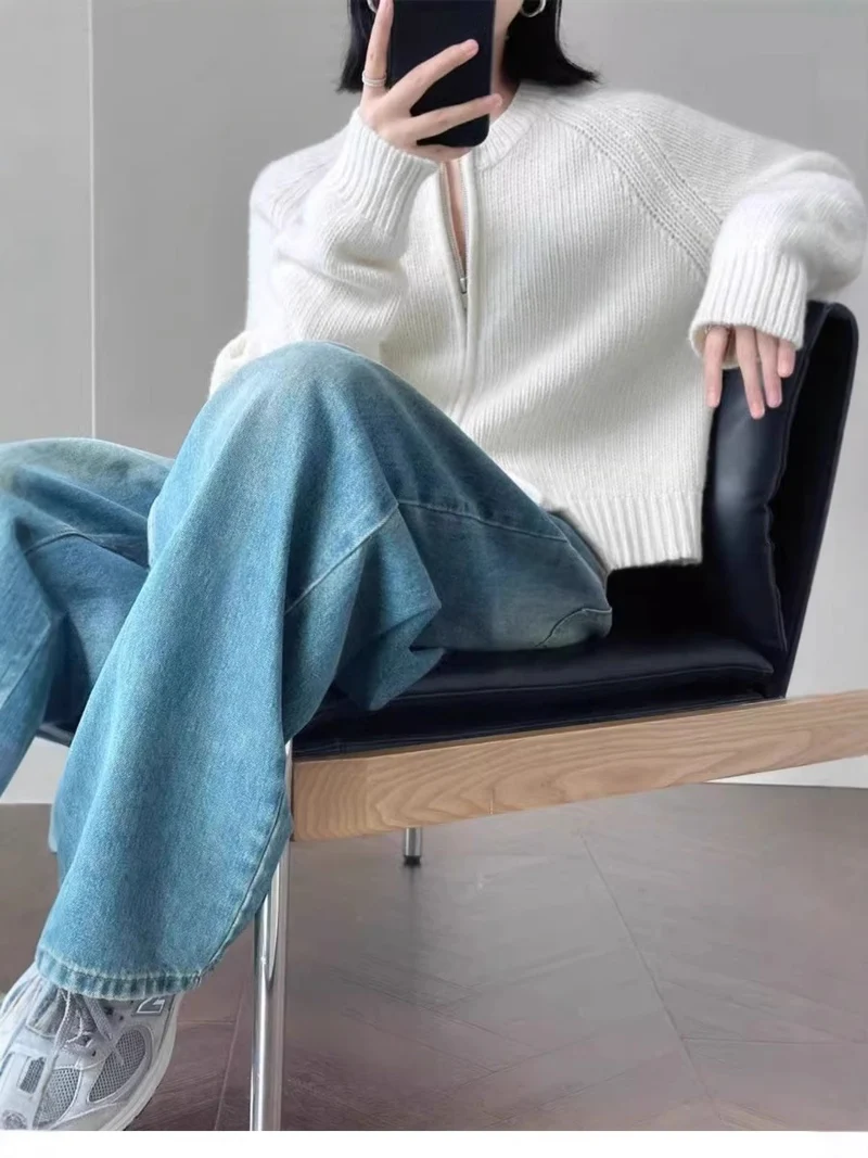 Damen Kurzjacke aus softem Feinstrick mit durchgehendem Reißverschluss und geripptem Saum Nord Taschen