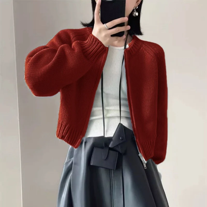 Damen Kurzjacke aus softem Feinstrick mit durchgehendem Reißverschluss und geripptem Saum Nord Taschen
