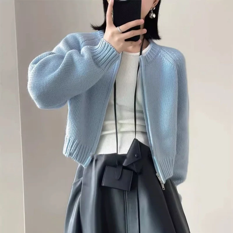 Damen Kurzjacke aus softem Feinstrick mit durchgehendem Reißverschluss und geripptem Saum Nord Taschen