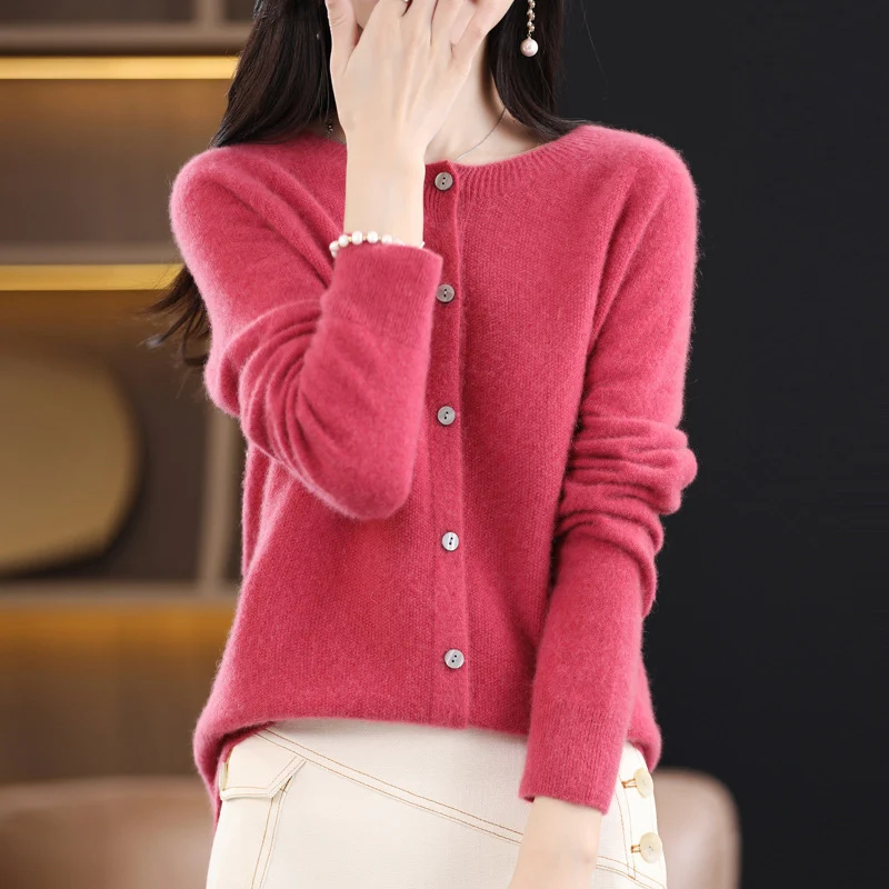 Damen Kurzgeschnittener Cardigan in Mohair‑Optik mit Rundhalsausschnitt und Perlmuttknöpfen Nord Taschen