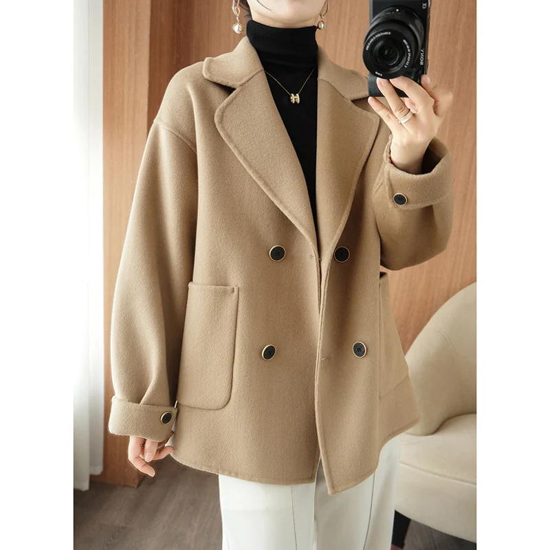 Damen Kurzer doppeltreihiger Wollmix-Mantel mit Reverskragen und kastiger Oversize‑Silhouette Nord Taschen