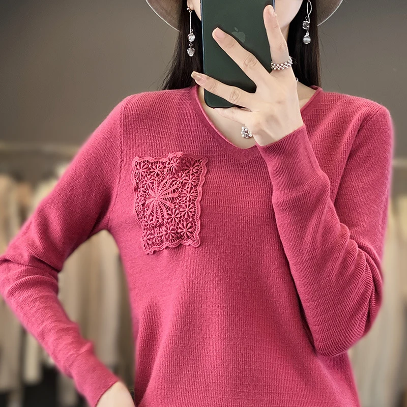 Damen Kaschmir‑Optik V‑Ausschnittpullover mit floraler Häkelapplikation Nord Taschen