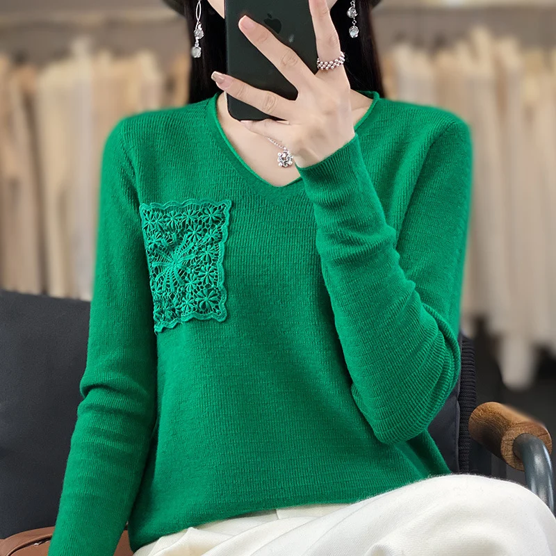 Damen Kaschmir‑Optik V‑Ausschnittpullover mit floraler Häkelapplikation Nord Taschen