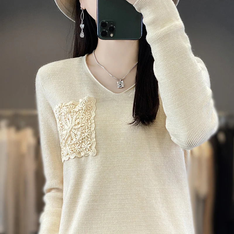 Damen Kaschmir‑Optik V‑Ausschnittpullover mit floraler Häkelapplikation Nord Taschen