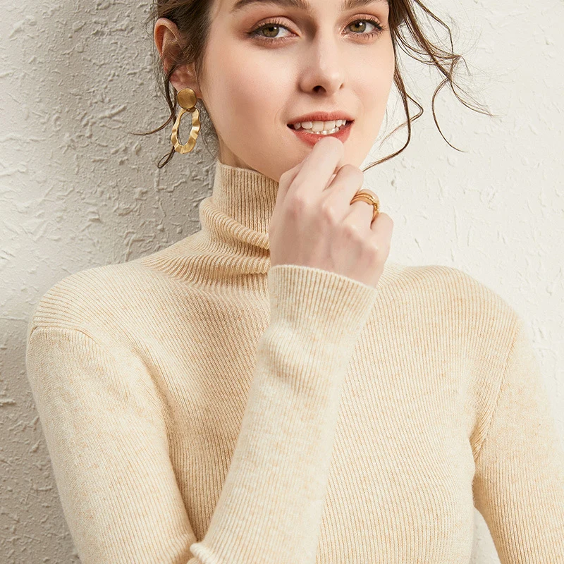Damen Figurnaher Rippstrick-Rollkragenpullover mit kurzem Saum und weichem Fall Nord Taschen
