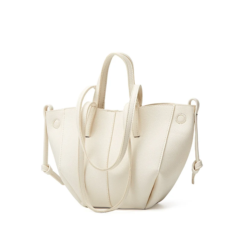 Damen Handtasche mit modernem Schnitt und mehreren Innenfächern Nord Taschen