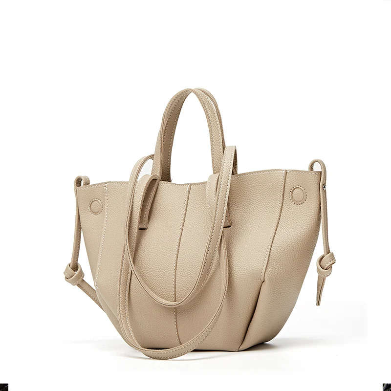Damen Handtasche mit modernem Schnitt und mehreren Innenfächern Nord Taschen